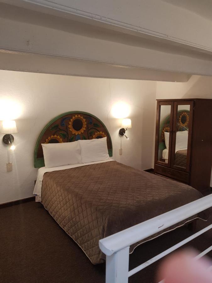 Hotel Meson Mariano Matamoros เกเรตาโร ภายนอก รูปภาพ