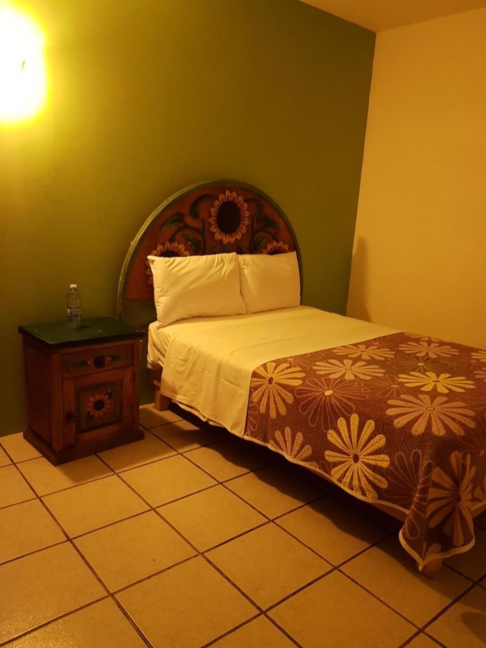 Hotel Meson Mariano Matamoros เกเรตาโร ภายนอก รูปภาพ